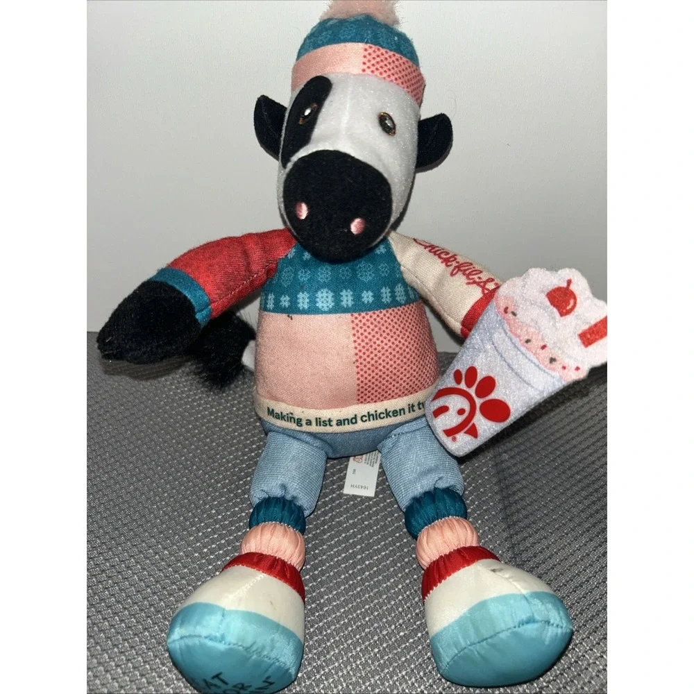 Chick-fil-A Christmas 2023 Plush Cow‎ 